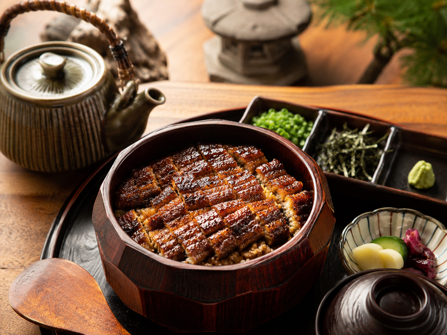 香ばしく焼いたうなぎをご飯にのせた名古屋名物ひつまぶし。