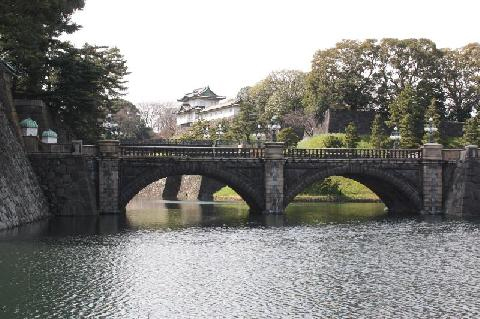 堀に架かる石橋