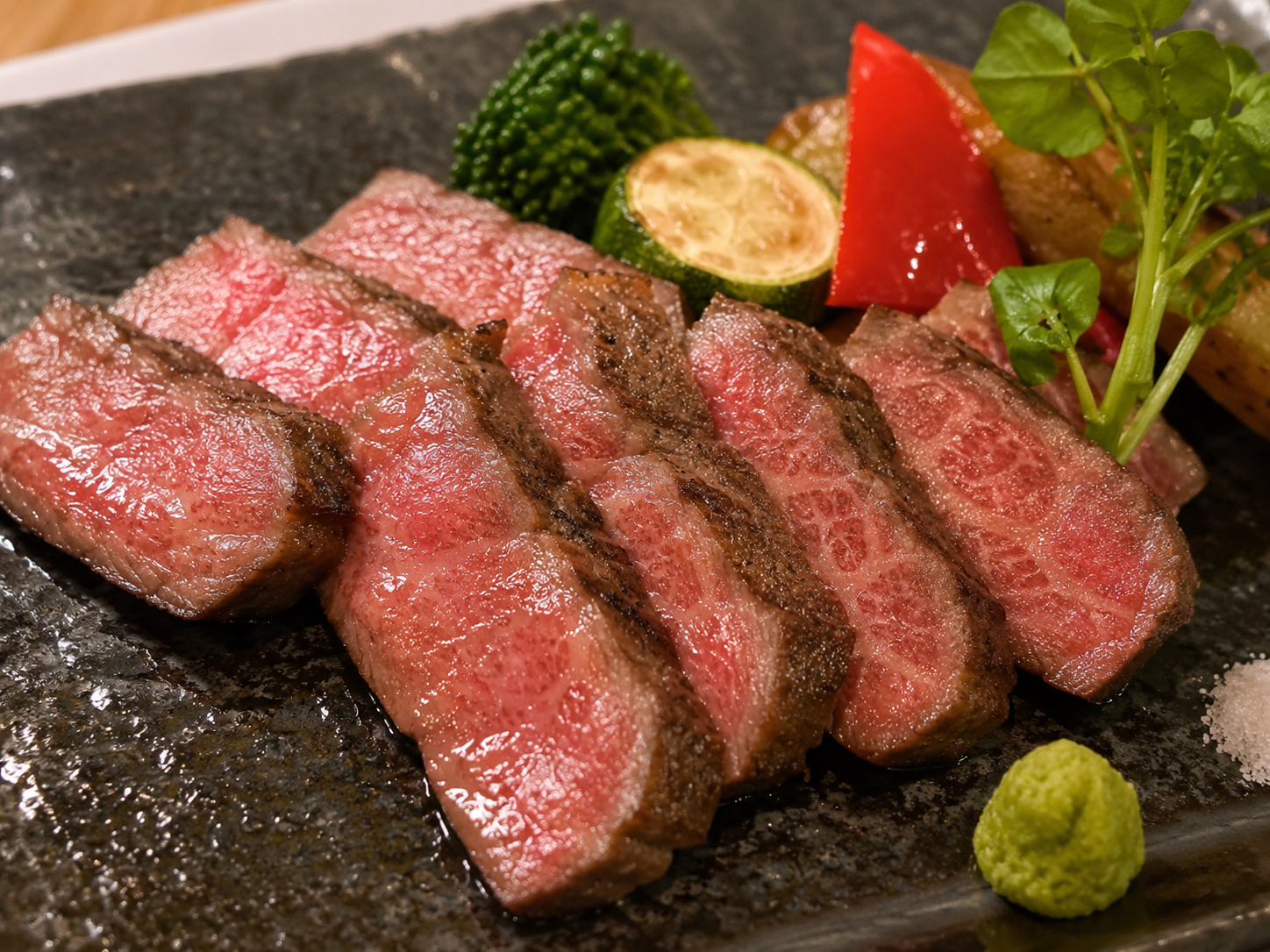 前沢牛ステーキ。奥州の黒毛和牛を味わう岩手の肉料理。